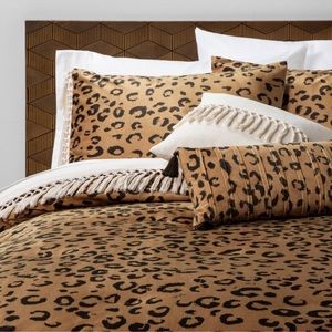 OPALHOUSE Cassina Leopard Velvet 5pc Comforter Set,Twin xl , NWT